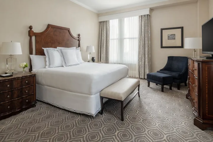 Luxury King Guestroom Suite