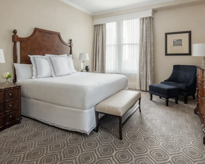 Luxury King Guestroom Suite