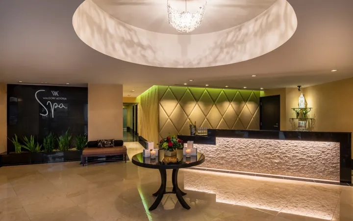 The Lobby Of The Waldorf Astoria Spa At The Roosevelt