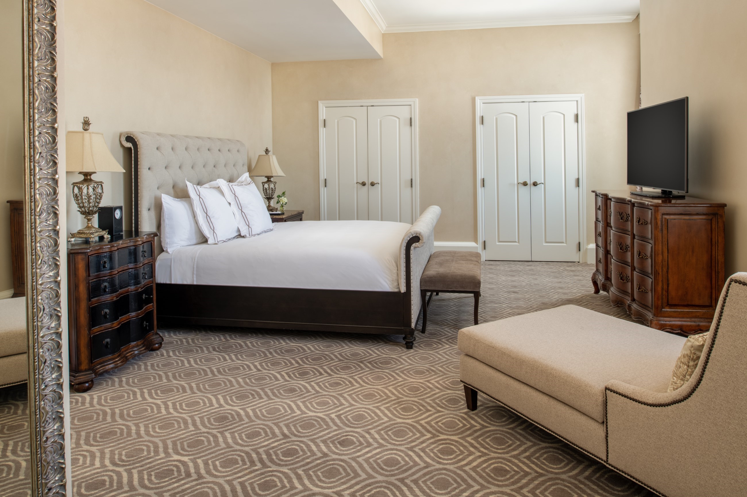 Bedroom In A Presidential Suite At The Roosevelt New Orleans