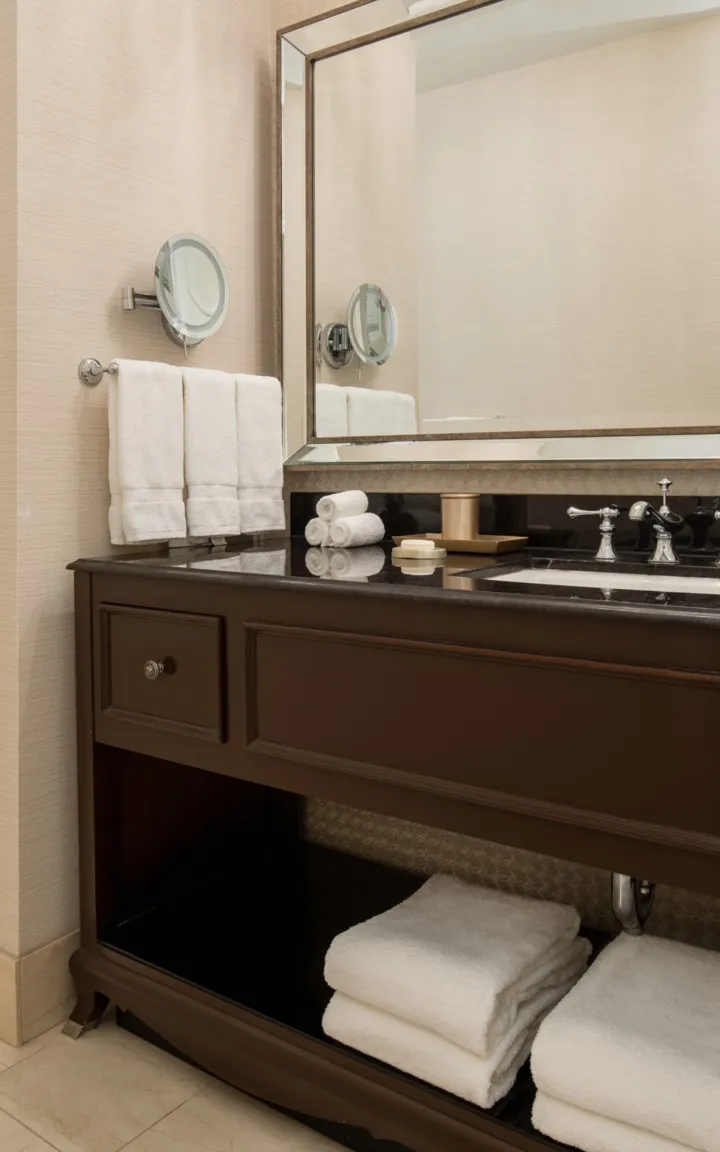 Guest Room Bathroom At The Roosevelt New Orleans