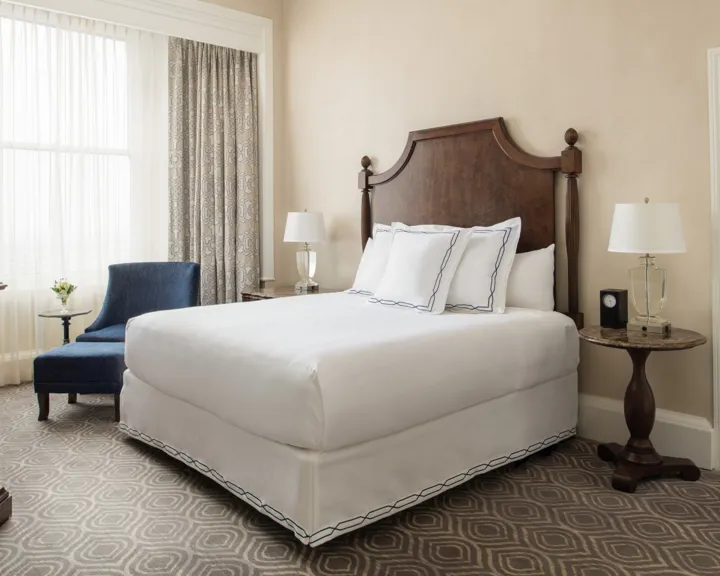 King Bed In A One Bedroom King Suite At The Roosevelt New Orleans